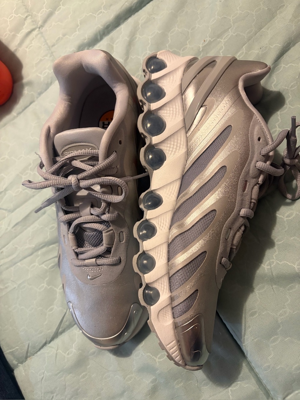 Nike Kids Silver and White Air Max Sneakers kid 6.5Y or 8 women’s - Picture 2 of 2